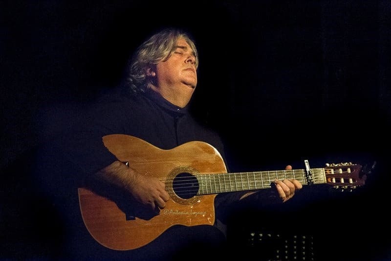 Chapi Pineda guitarra 2
